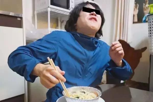 岛国真会玩——自制吹气娃娃,真是寂寞如雪啊!