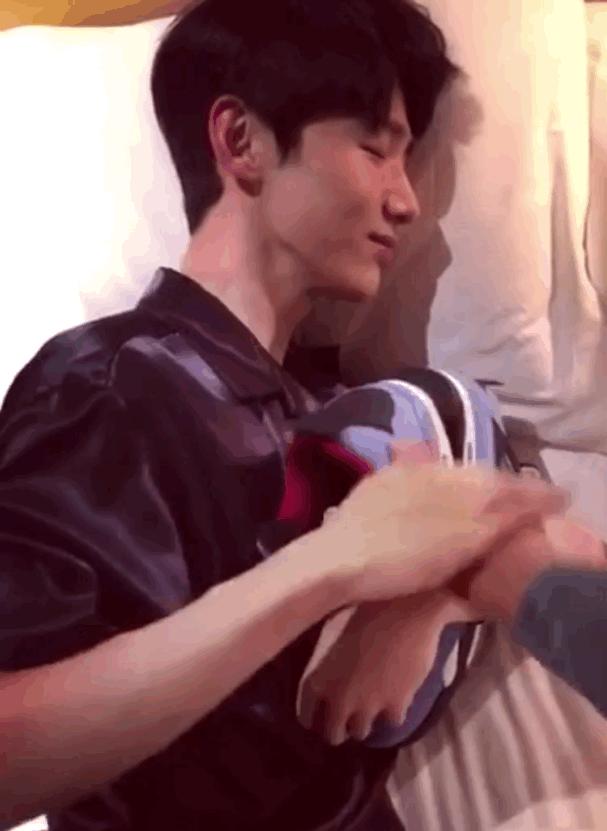 白敬亭回应注孤生人设,白敬亭注孤生合集