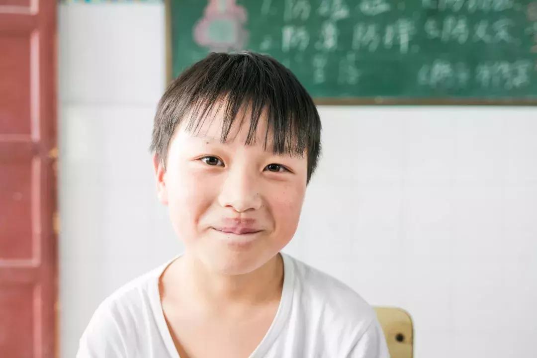 “我都看不清楚黑板了”！关注郑州周边乡村幼儿视力，我们在行动