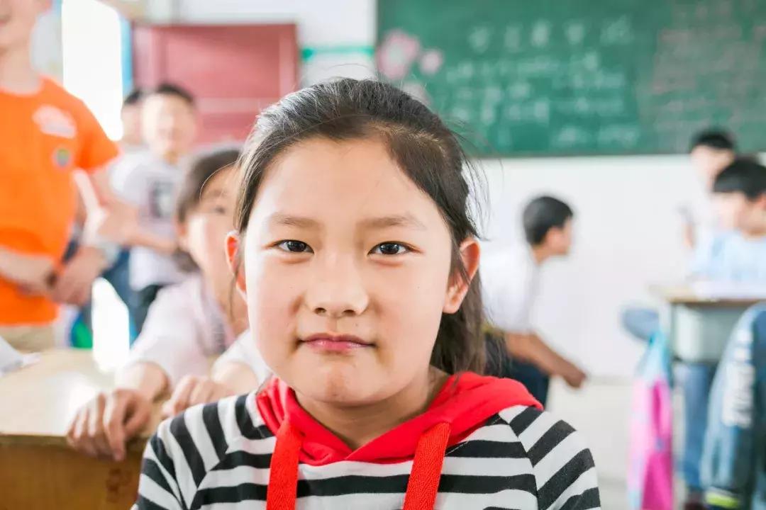 “我都看不清楚黑板了”！关注郑州周边乡村幼儿视力，我们在行动