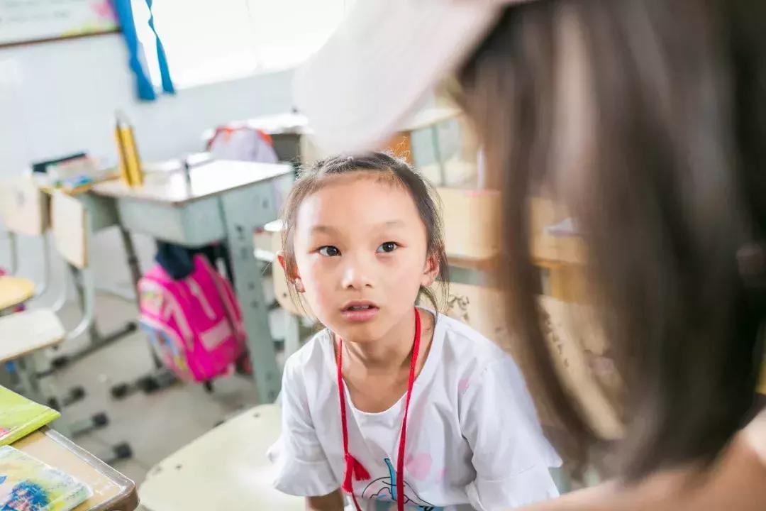 “我都看不清楚黑板了”！关注郑州周边乡村幼儿视力，我们在行动