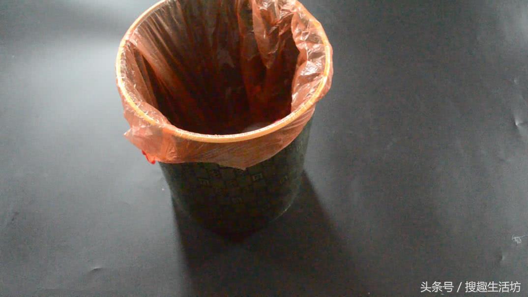 洗洁精瓶子放下面美观又不占地方,洗洁精瓶子放餐具