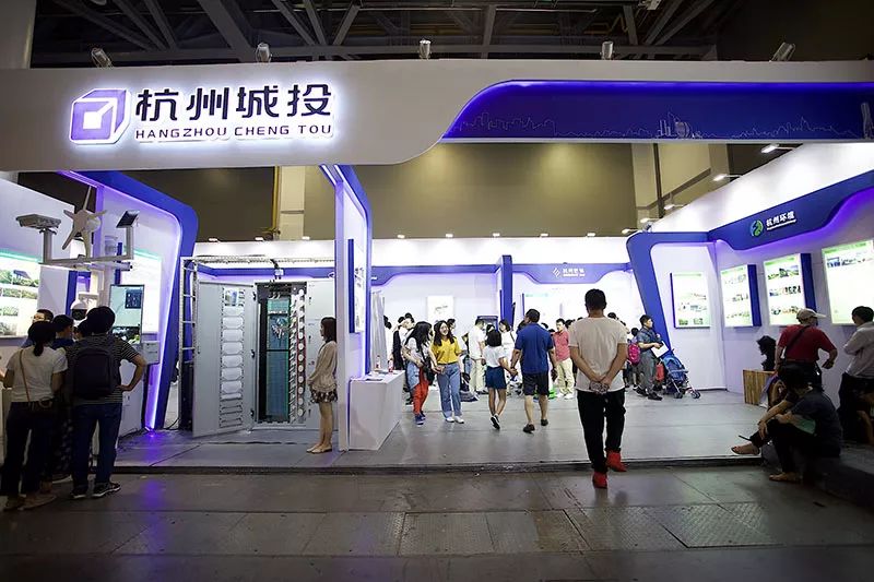 杭州人对未来的好奇心彻底爆发！10多万人在钱塘江边“看到未来”