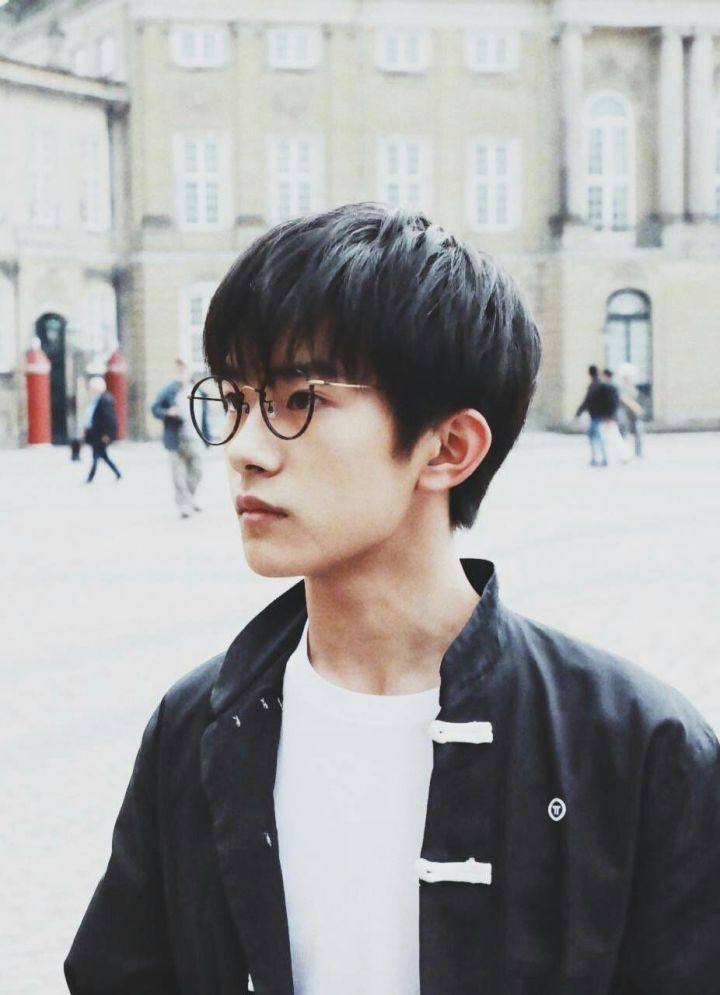 名字好听颜值还高的明星,白敬亭、千玺上榜,杨幂的名字大有来头