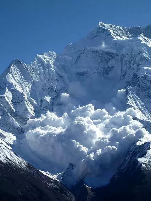 k2和珠峰死亡率,k2和珠峰哪个难爬