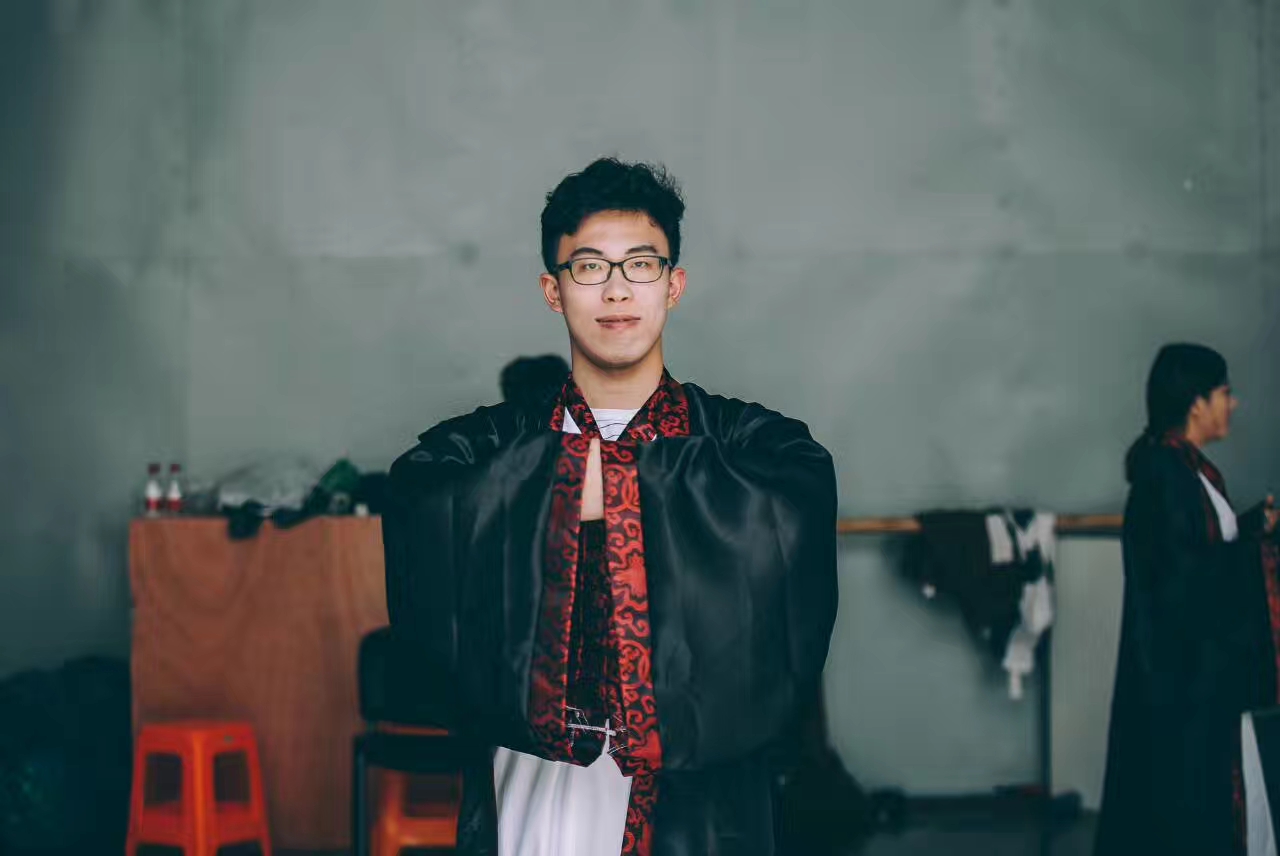 本科创业运营炒股APP，累计交易额达三千万！互联网公司争着给他发邀请