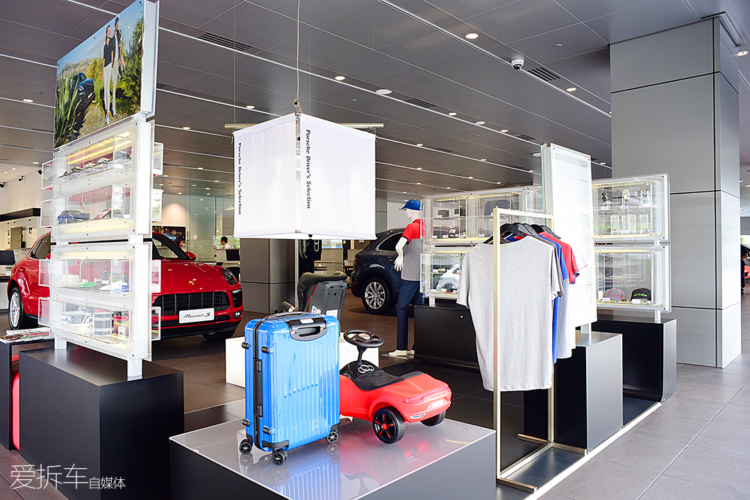 买一台保时捷有什么条件,买一辆保时捷要多少钱最便宜