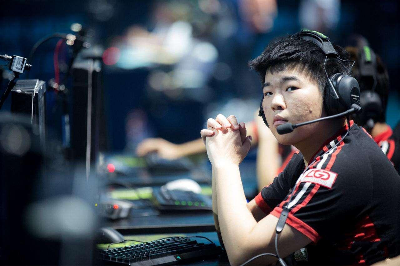 lol笑笑现场复出,韦神lol晋级