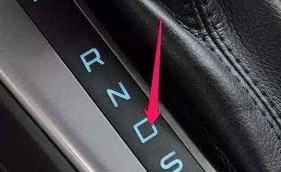 自动挡汽车打不燃火怎么办,科鲁泽1.5自动挡点不着火怎么换挡