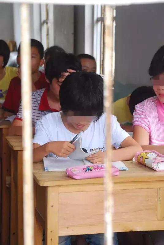 2小时收费7000元！武汉这所学校被多个培优机构疯狂包围！记者探秘