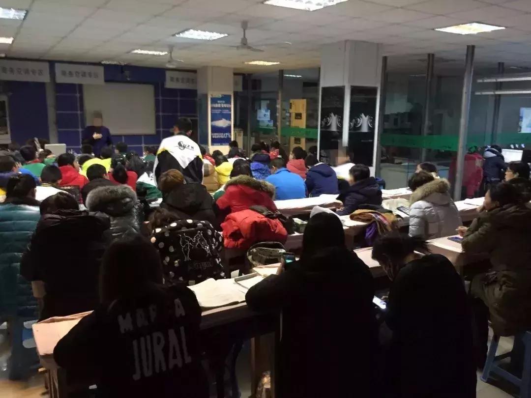 2小时收费7000元！武汉这所学校被多个培优机构疯狂包围！记者探秘