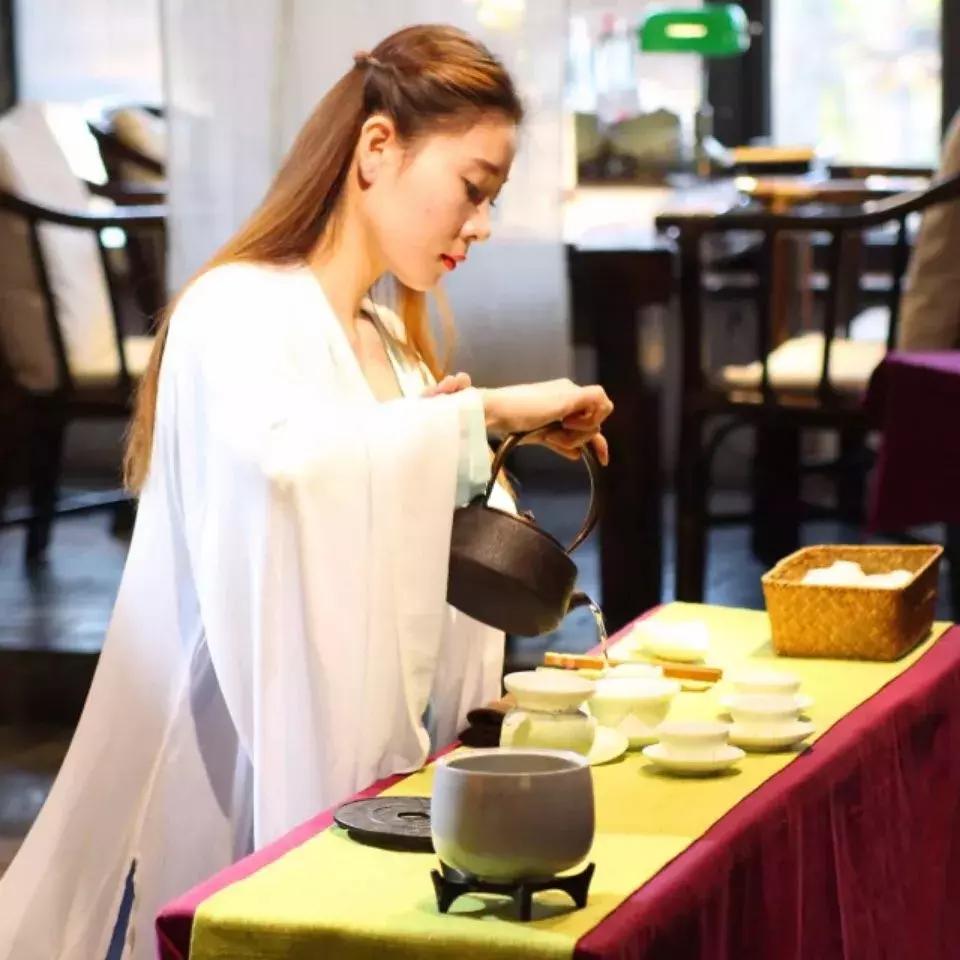 曾经的郑州人民路,曾经这条街是多么热闹