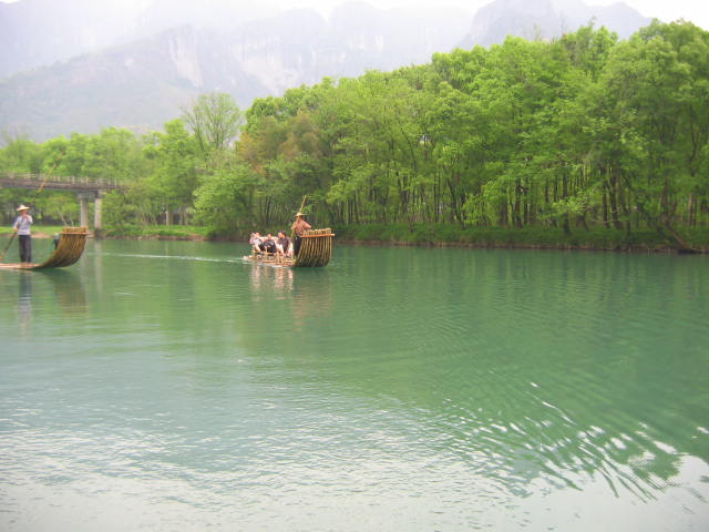 楠溪江漂流全景图,楠溪江竹筏漂流介绍