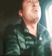 民工深夜蹲街头哭,民工蹲路边嚎哭