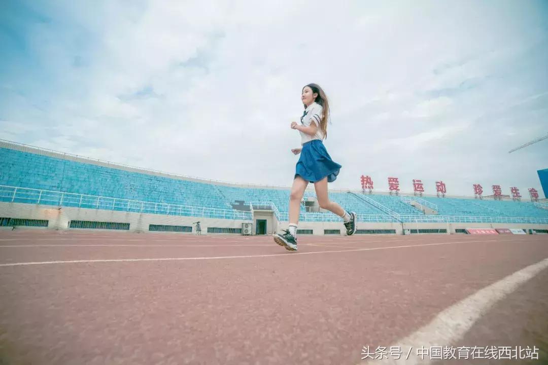 毕业季唯美拍照动作,毕业季如何拍照拍出高级感