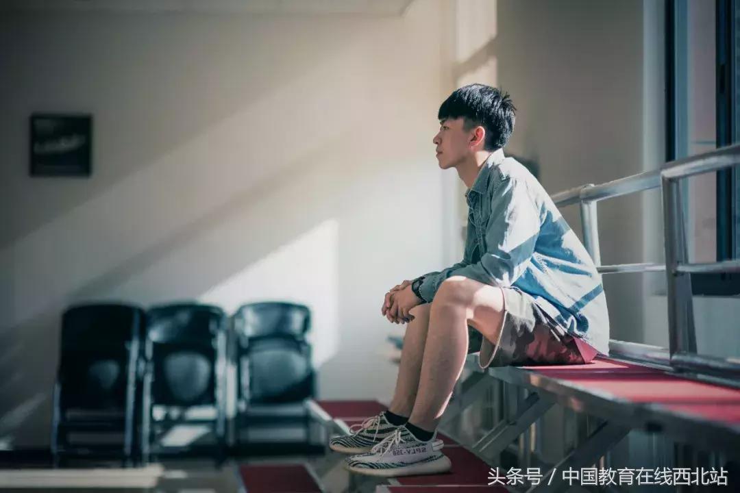 毕业季唯美拍照动作,毕业季如何拍照拍出高级感