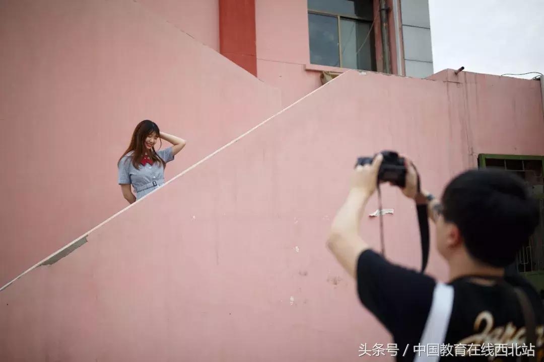 毕业季唯美拍照动作,毕业季如何拍照拍出高级感