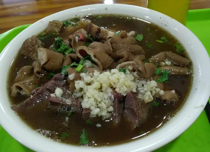 青岛小吃街推荐卤肥肠,西海岸最好吃的卤肥肠