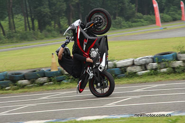 隆鑫中轴双缸,隆鑫四缸怎么样