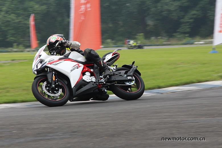 隆鑫中轴双缸,隆鑫四缸怎么样