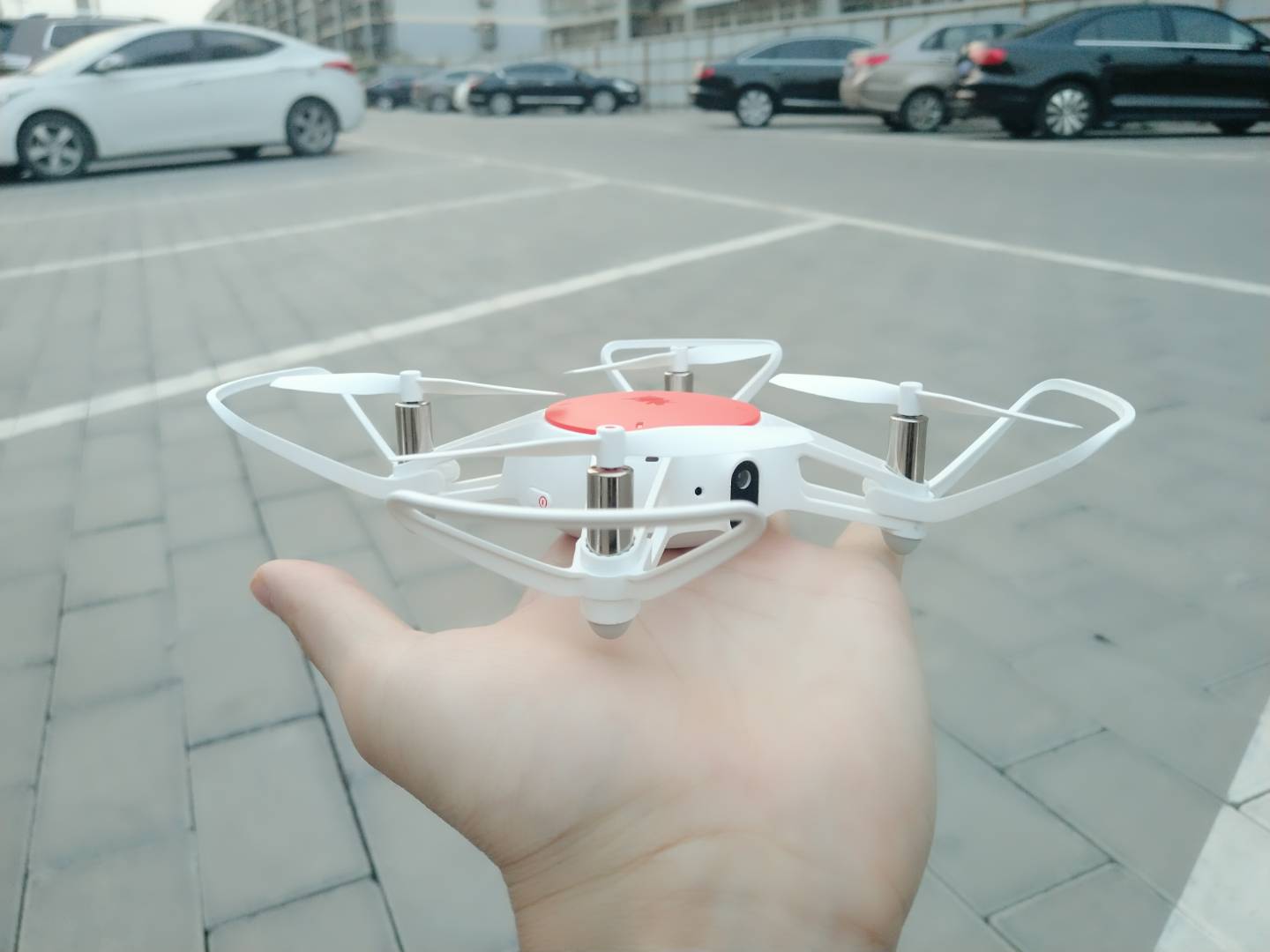 小飞侠无人机评测,米兔无人机飞行