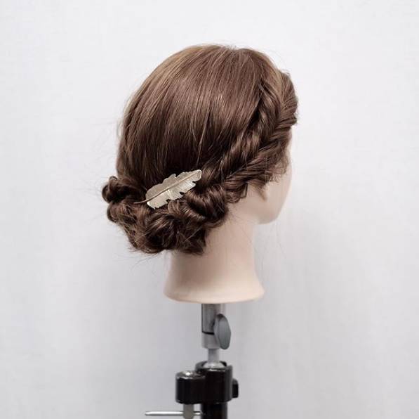 头发少怎么弄才好看,头发怎么扎好看教程