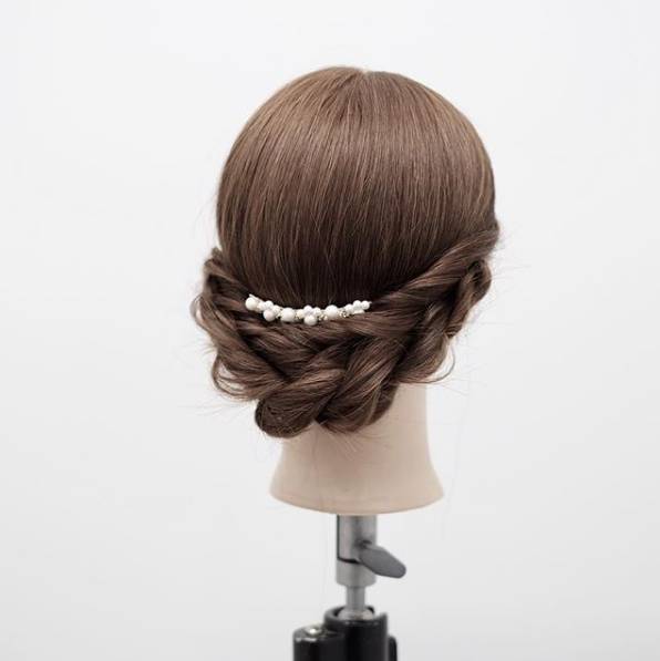 头发少怎么弄才好看,头发怎么扎好看教程