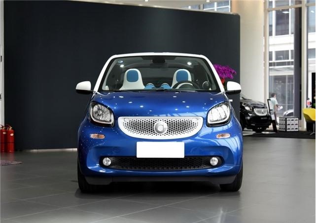 比QQ还小，2个座，不懂的以为是老年车，实际价可能跟迈腾差不多