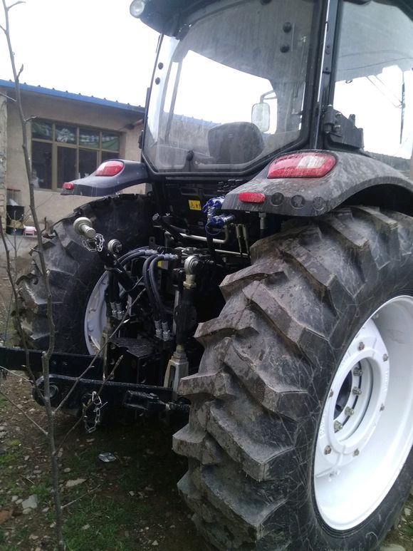 雷沃1604D拖拉机14万6，1804Q拖拉机13万7，朋友们我该怎么选？