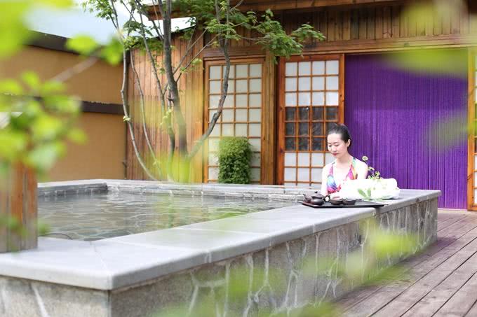 本溪有游泳池的山庄,本溪无边泳池冬天