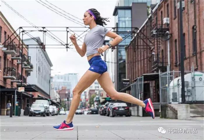 耐克少儿跑举行;特步上市十周年庆;迪桑特品牌签约吴彦祖……