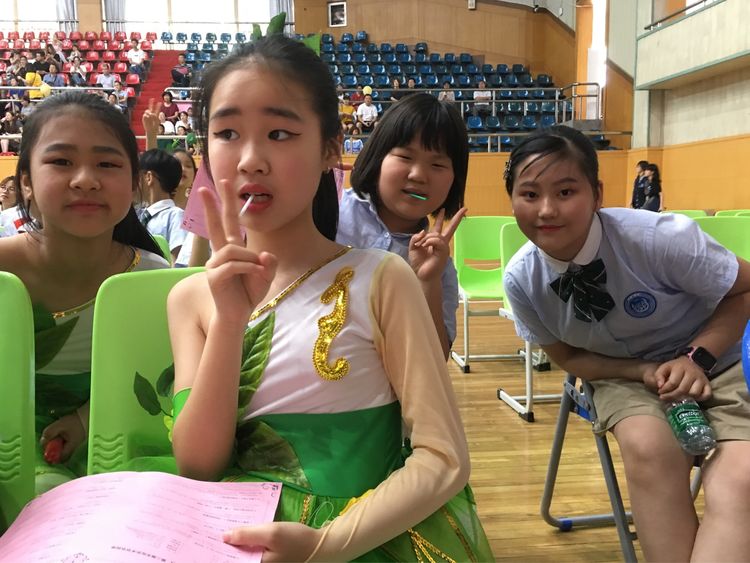 雏鹰的天空梦想的舞台（原创：崔茗子）