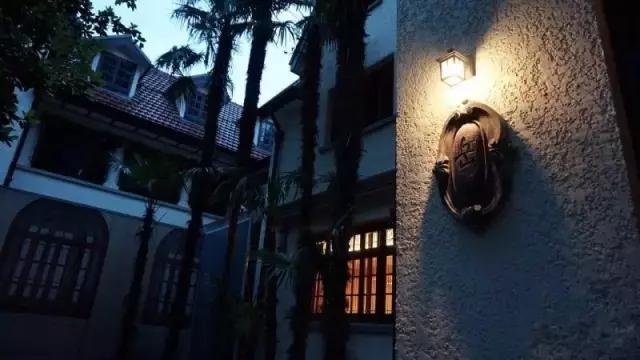 每天接待12个人的餐厅,每天只接待10桌餐厅