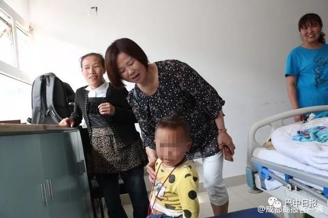 还记得患重病左腿3个大窟窿的通江男童吗?有他的最新消息了!