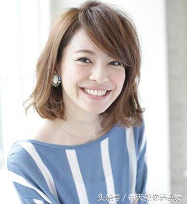 圆脸短发型中年女2020流行发型,脸型瘦中年女士短发发型气质