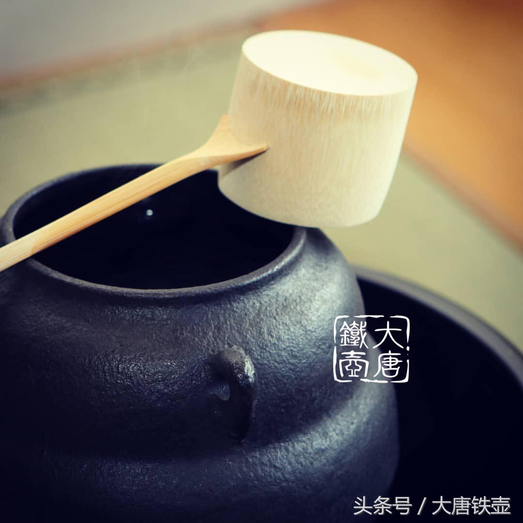 喝茶用陶壶好还是铁壶好,喝茶为什么一定要用那么小的壶