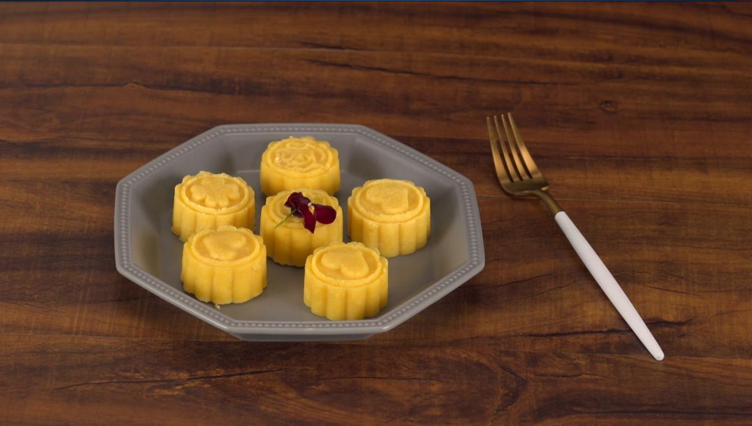 绿豆糕细腻入口即化,冰冰凉凉绿豆糕原味