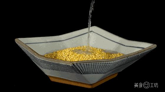 绿豆糕细腻入口即化,冰冰凉凉绿豆糕原味