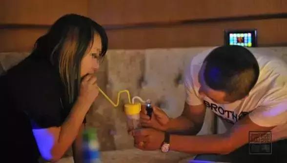 女性吸毒后的可怕行为,女人吸毒后都有哪些反应