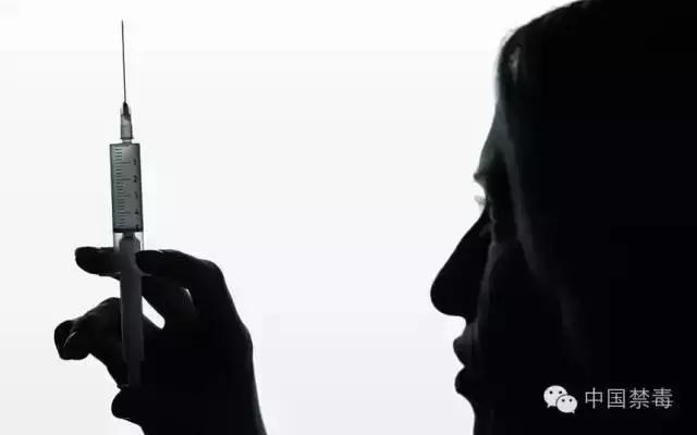 女性吸毒后的可怕行为,女人吸毒后都有哪些反应