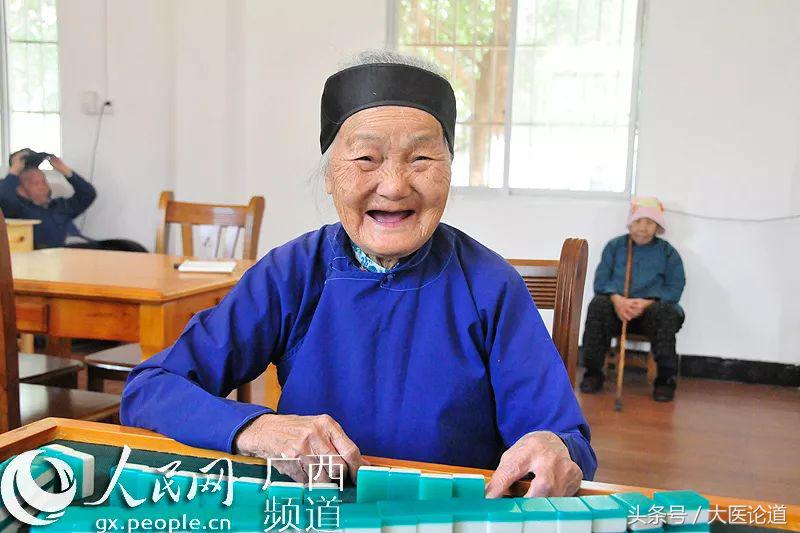 香港中文大学最新研究：打麻将真能预防老年痴呆｜1.5万人大调查