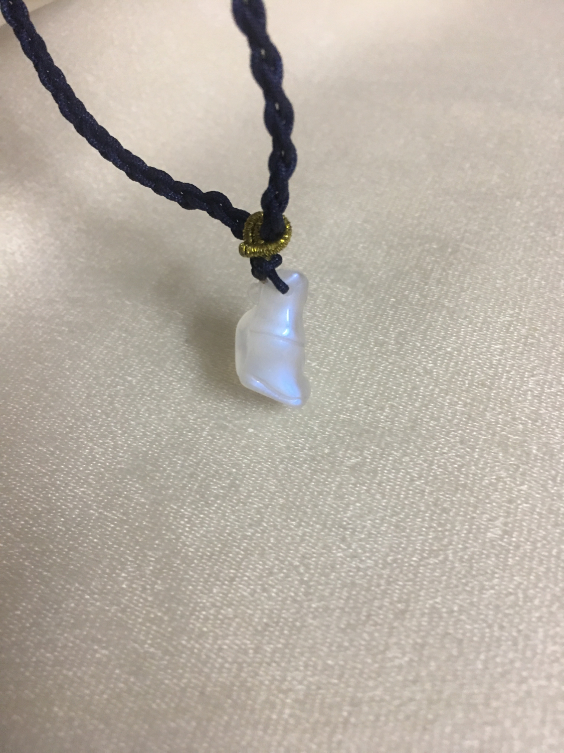 月光石坠子怎样穿绳,黄金小坠子手绳