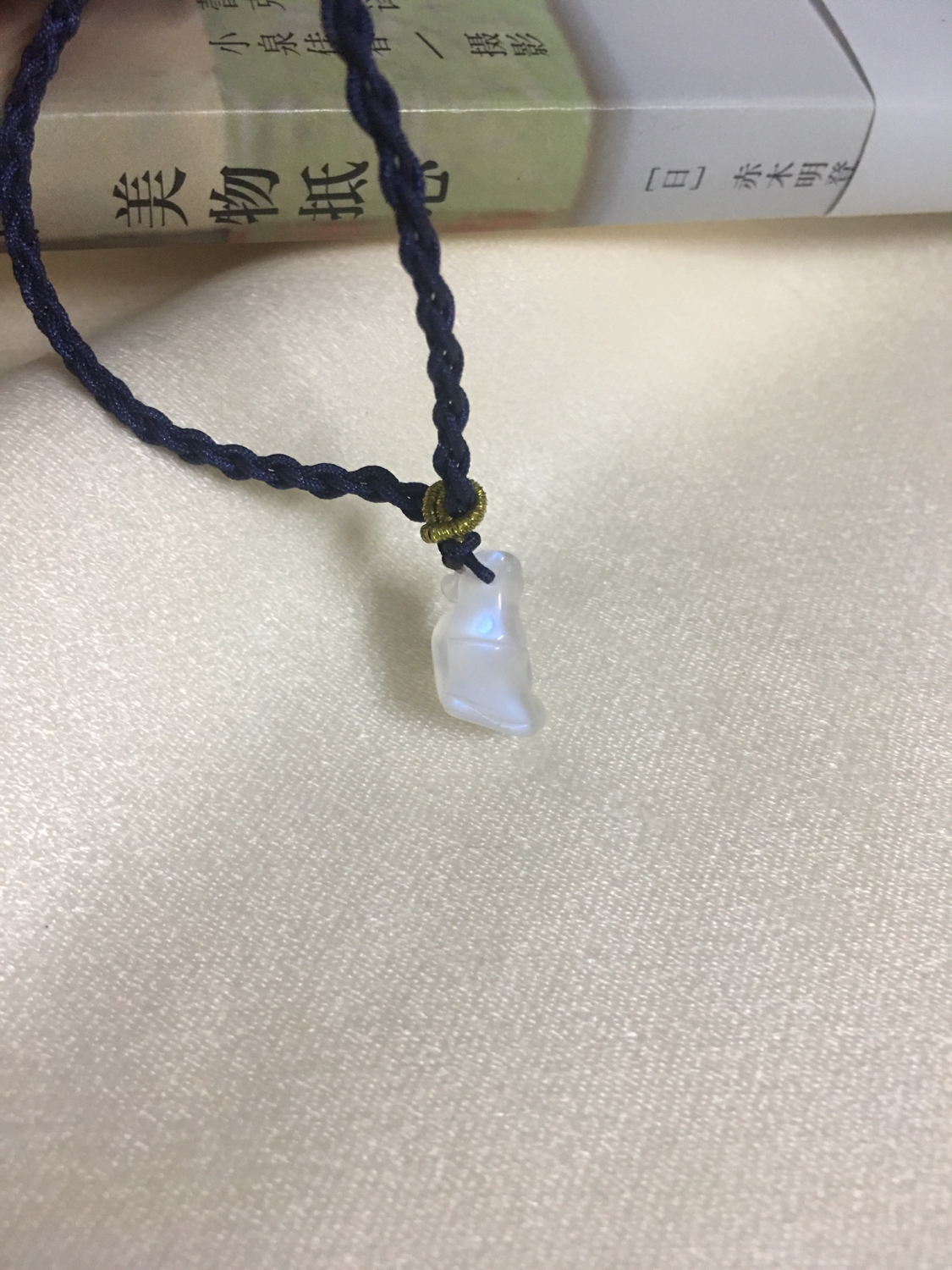 月光石坠子怎样穿绳,黄金小坠子手绳