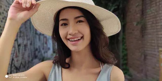 透明到近乎赤裸，是怎样一夜之间流行起来的？