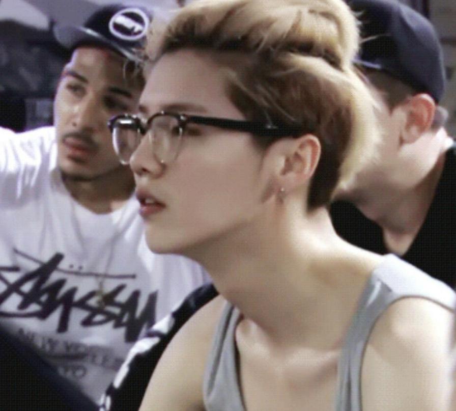 自带服装进组的明星,自带道具进组拍戏的女明星