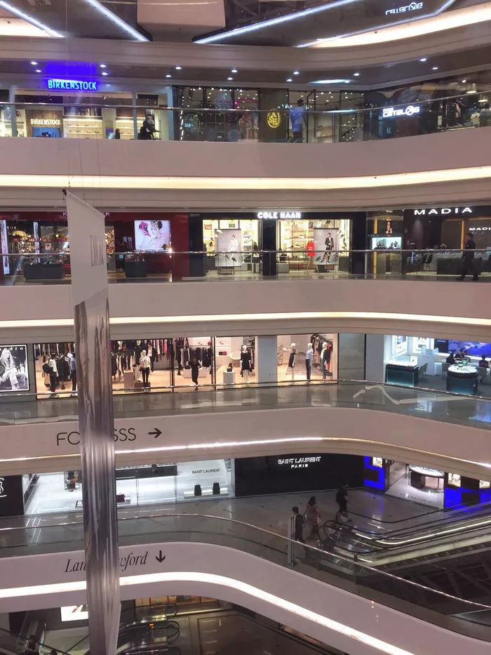 香港海关查获72万假化妆品,香港化妆品假货最新新闻