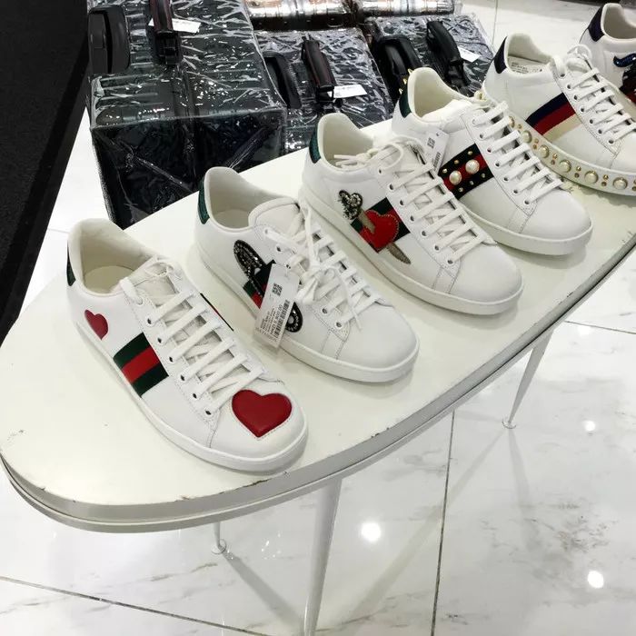 香港海关查获72万假化妆品,香港化妆品假货最新新闻