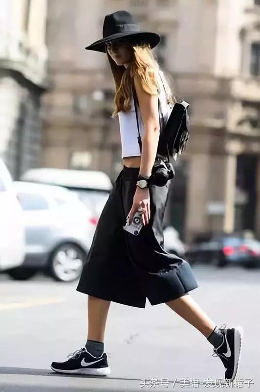 夏天穿什么裤子凉快不显腿粗,好穿的裤子推荐不显腿型夏天