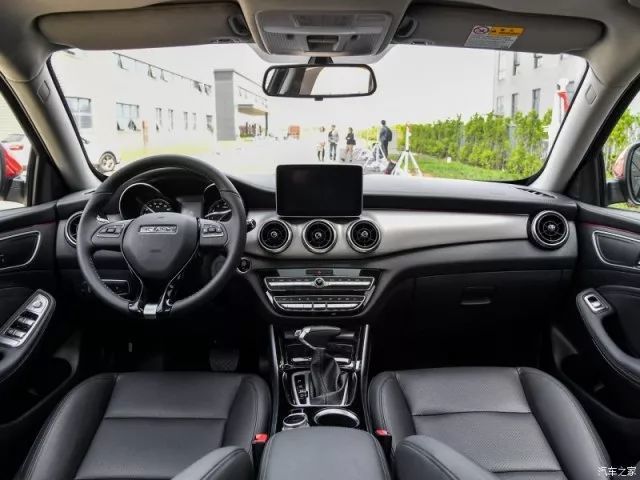 只要20万!“*博兰**基尼SUV”开回家,全村人都围观!