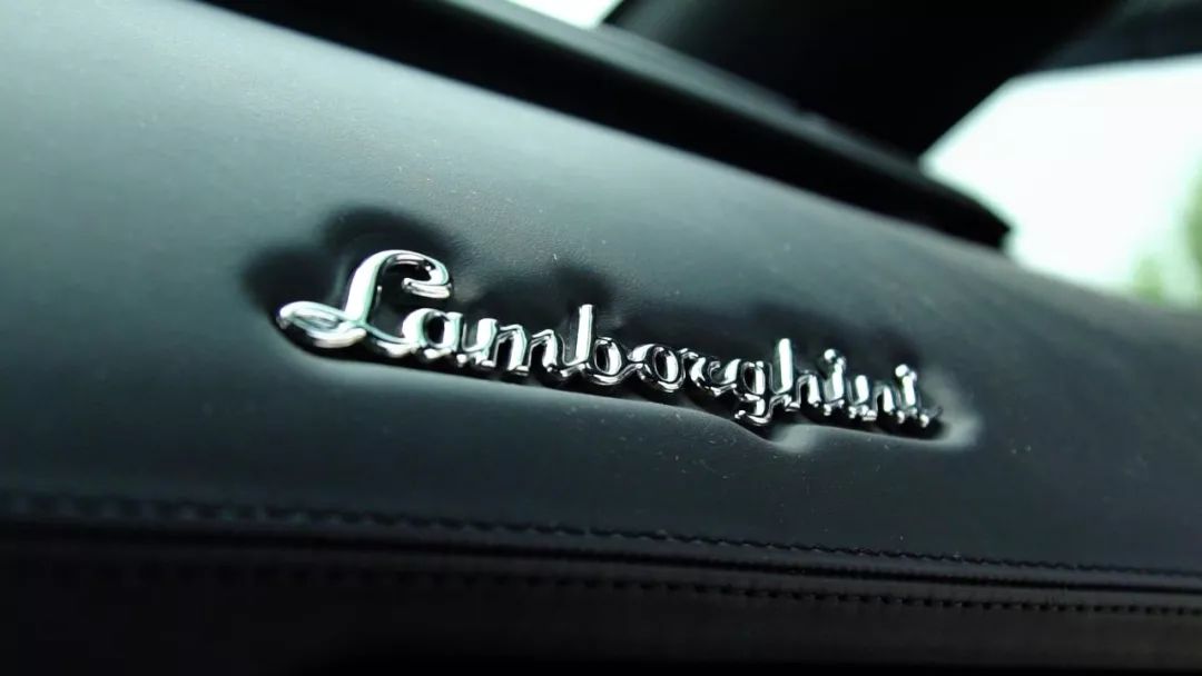 加速2.9秒的拖拉机,一脚油门一个鸡腿,一天租金一辆捷达